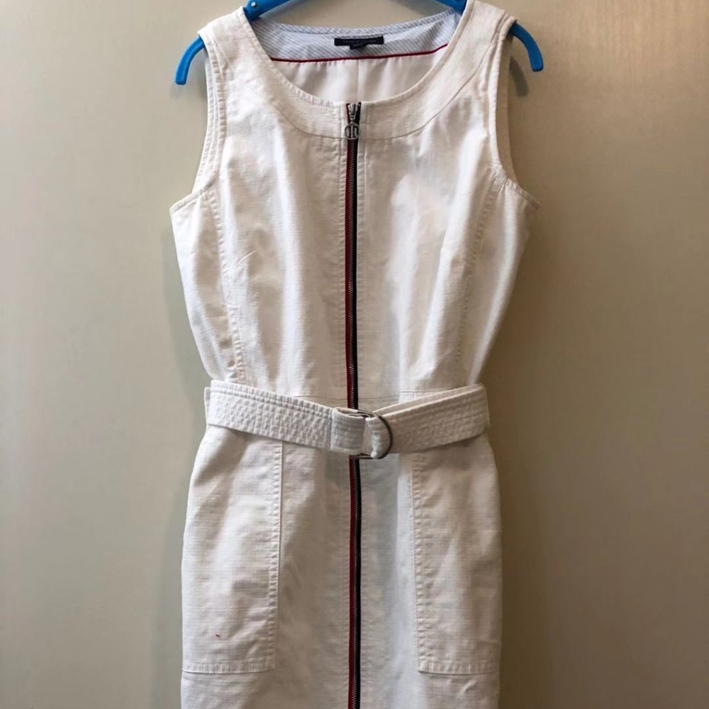 white dress no sleeve